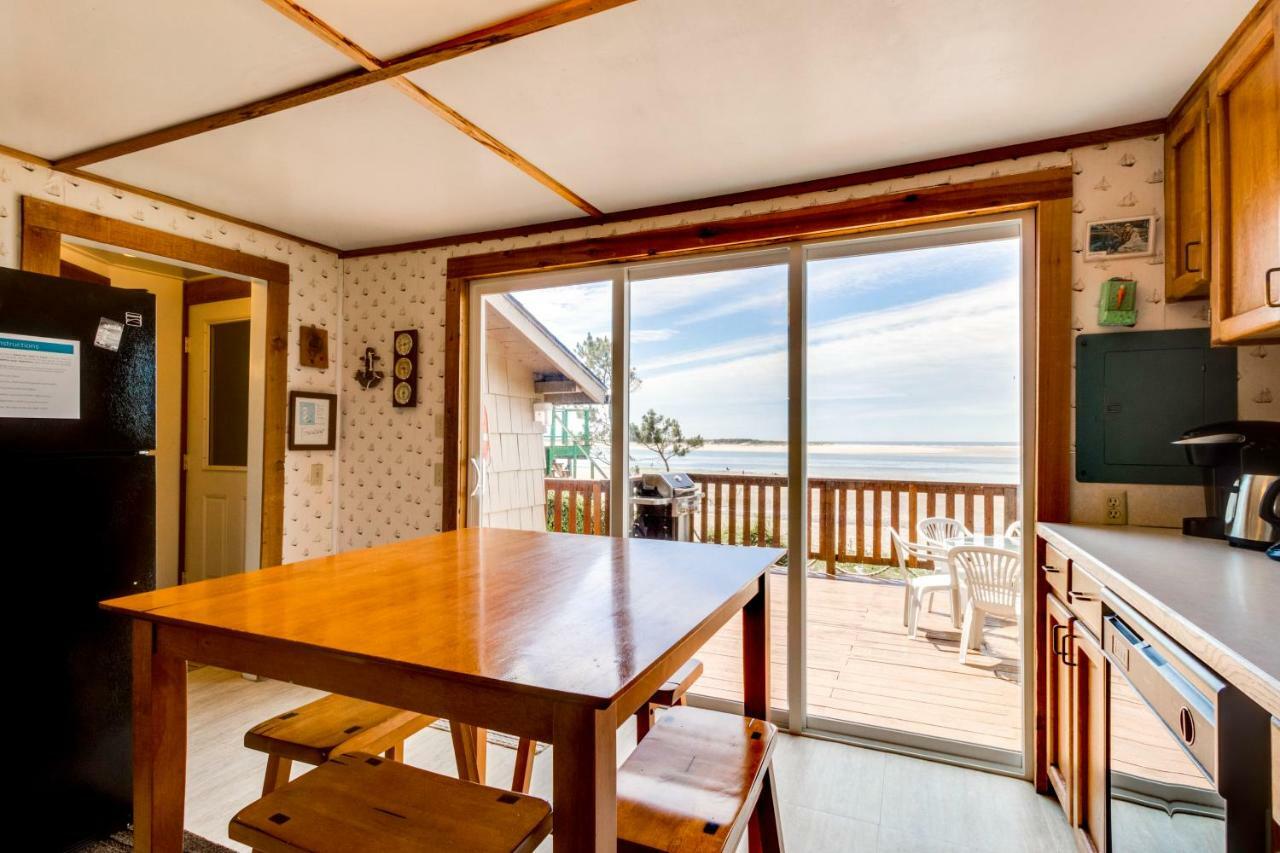 Happy Camp Beachfront Cabin Netarts ภายนอก รูปภาพ